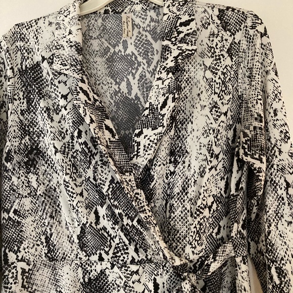 PerSeption Concept Surplus Python Print Top - Picture 2 of 11